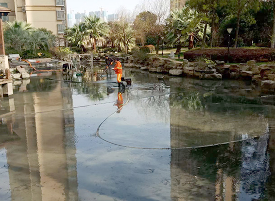 玉门景观池淤泥清理